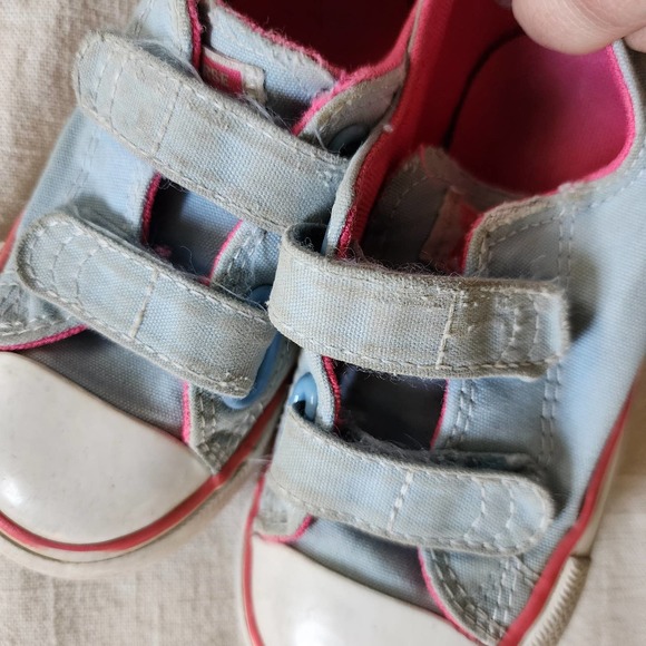 Converse Blue/Pink Shoes toddler 8 - Picture 8 of 8